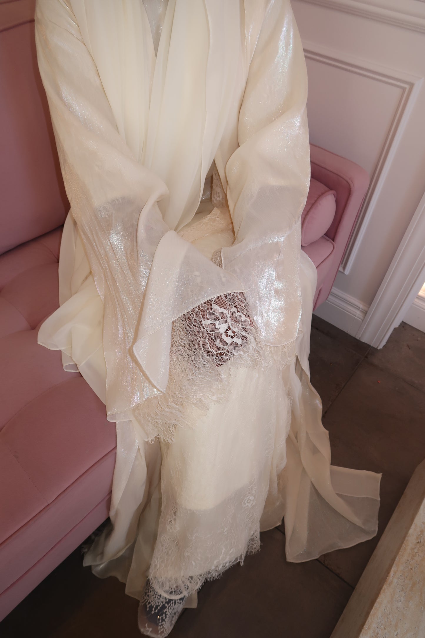 Laced Ivory yellow - satin shimmer
